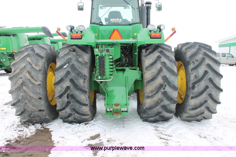 image for item H3706 2009 John Deere 9530 4WD tractor
