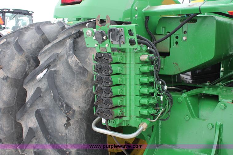 image for item H3706 2009 John Deere 9530 4WD tractor