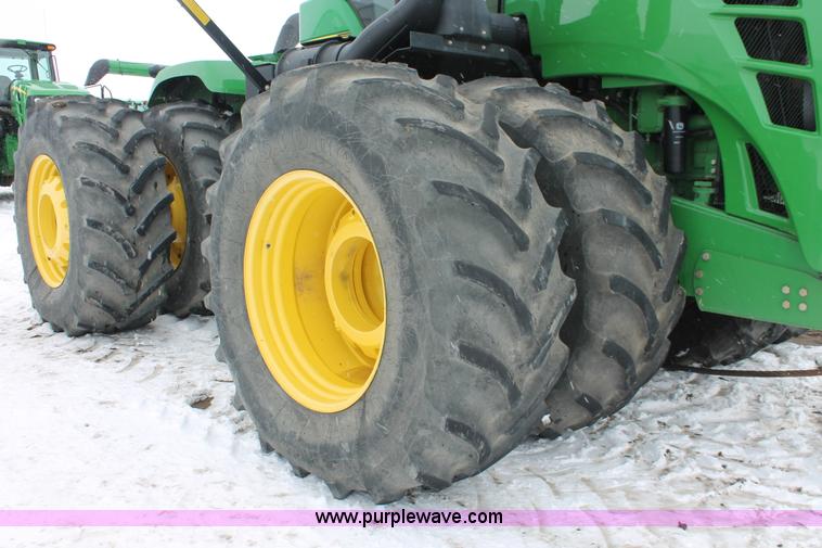 image for item H3706 2009 John Deere 9530 4WD tractor