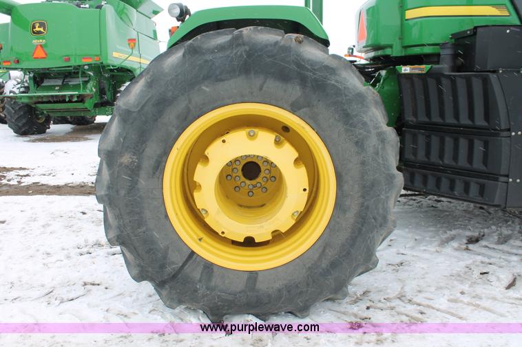image for item H3706 2009 John Deere 9530 4WD tractor
