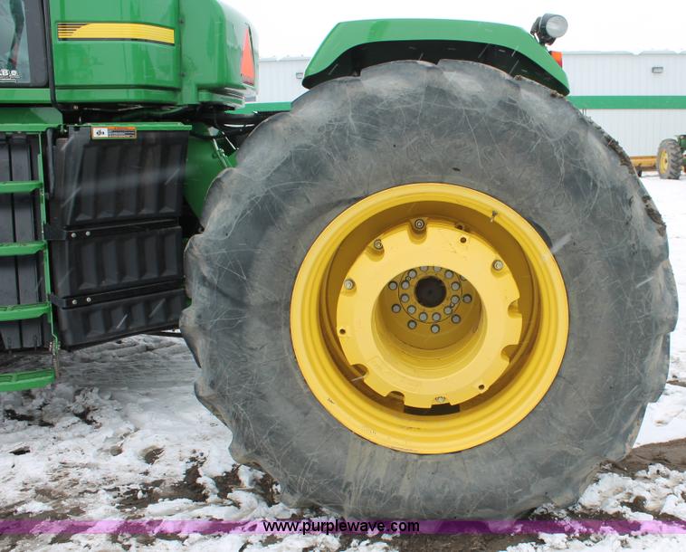 image for item H3706 2009 John Deere 9530 4WD tractor