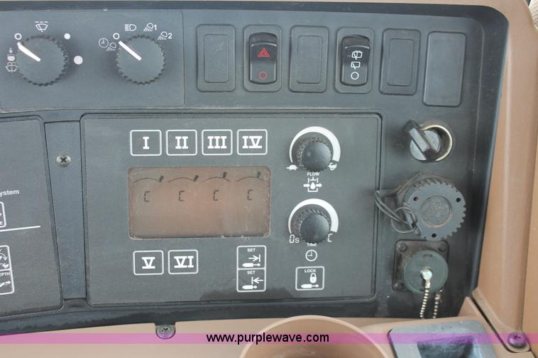 image for item H3707 2009 John Deere 9630T tractor