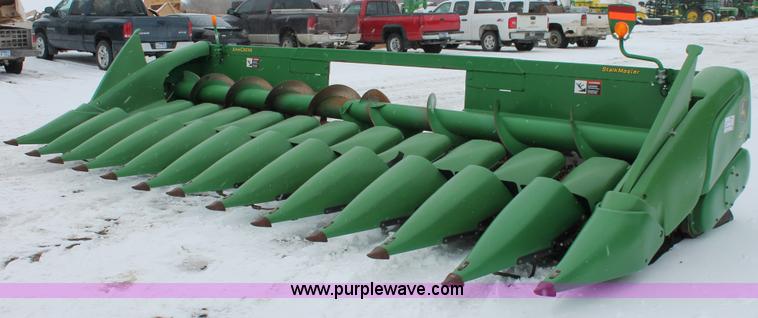 image for item H3708 2009 John Deere 612C corn head