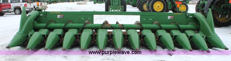 image for item H3708 2009 John Deere 612C corn head