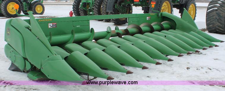 image for item H3708 2009 John Deere 612C corn head
