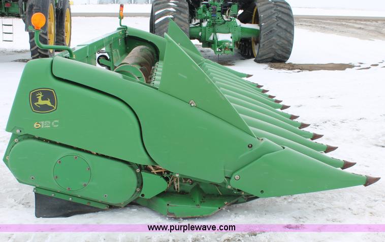 image for item H3708 2009 John Deere 612C corn head
