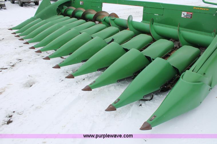 image for item H3708 2009 John Deere 612C corn head