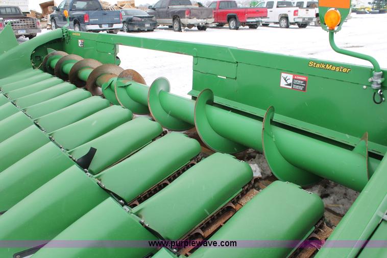 image for item H3708 2009 John Deere 612C corn head