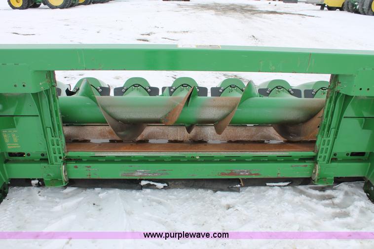 image for item H3708 2009 John Deere 612C corn head