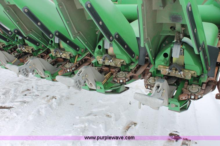 image for item H3708 2009 John Deere 612C corn head