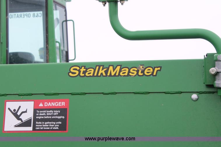 image for item H3708 2009 John Deere 612C corn head