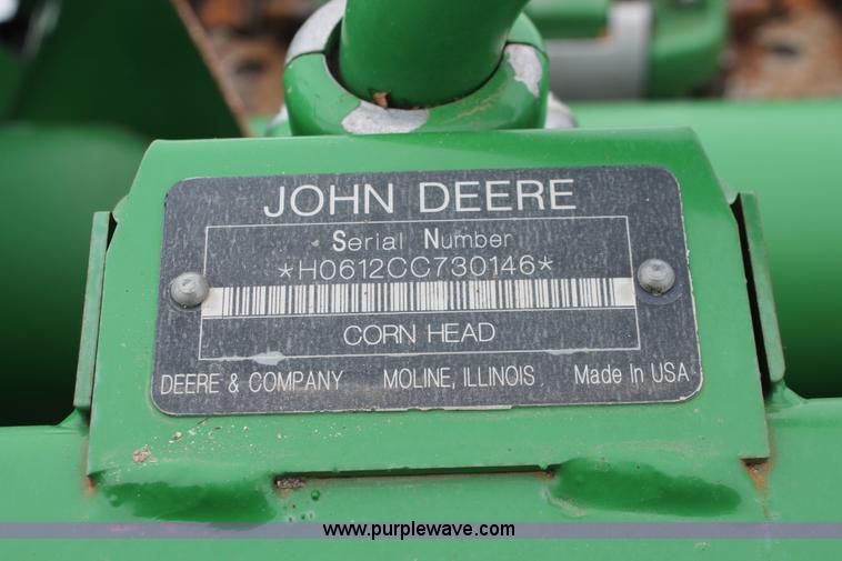image for item H3708 2009 John Deere 612C corn head