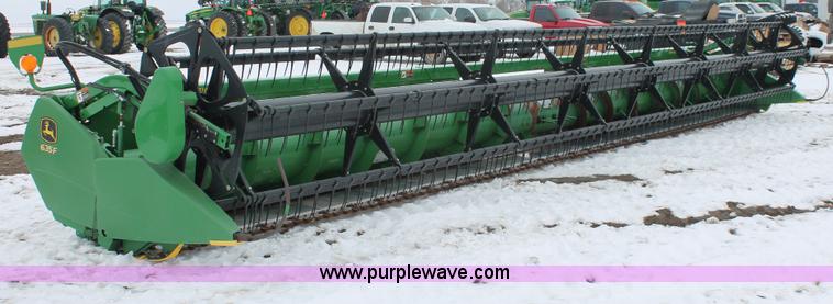image for item H3712 2009 John Deere 635F HydraFlex platform header