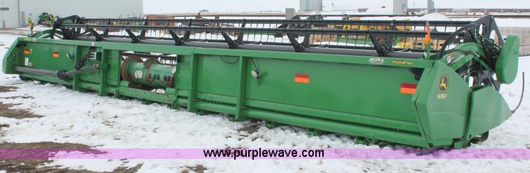 image for item H3712 2009 John Deere 635F HydraFlex platform header