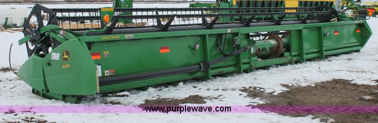 image for item H3712 2009 John Deere 635F HydraFlex platform header