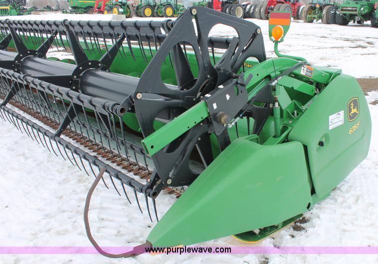 image for item H3712 2009 John Deere 635F HydraFlex platform header