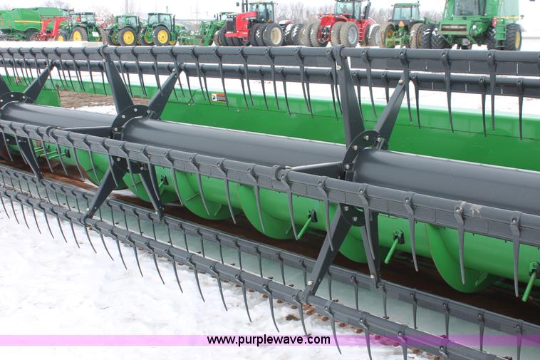 image for item H3712 2009 John Deere 635F HydraFlex platform header