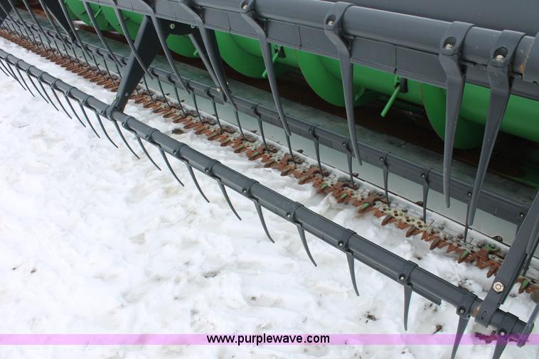 image for item H3712 2009 John Deere 635F HydraFlex platform header