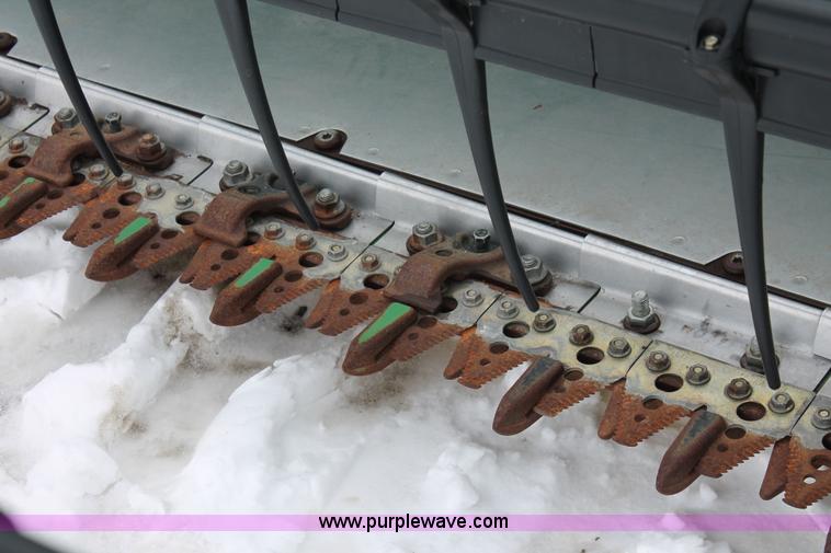 image for item H3712 2009 John Deere 635F HydraFlex platform header