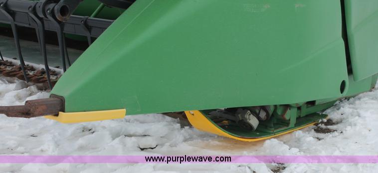 image for item H3712 2009 John Deere 635F HydraFlex platform header