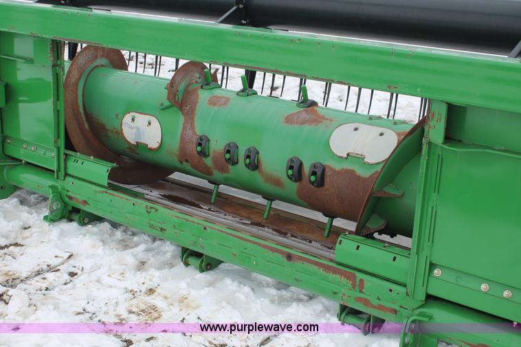 image for item H3712 2009 John Deere 635F HydraFlex platform header