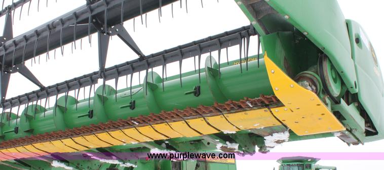 image for item H3712 2009 John Deere 635F HydraFlex platform header