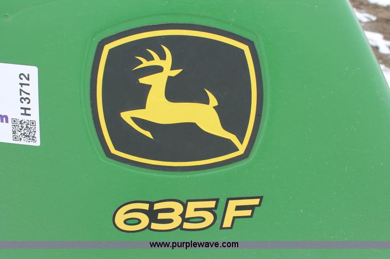 image for item H3712 2009 John Deere 635F HydraFlex platform header