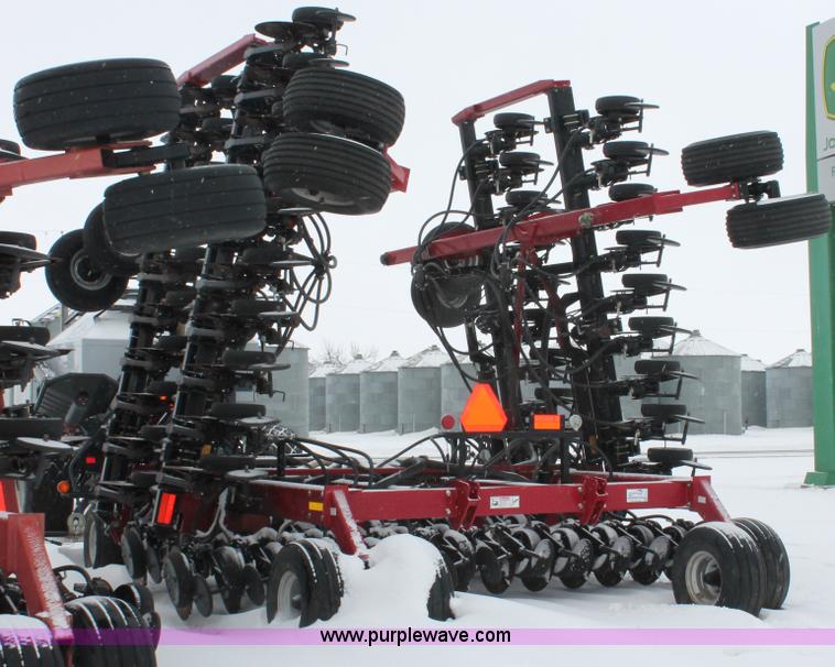 image for item H3713 2005 Case IH SDX40 No-till Air seed drill with Flexicoil 2340 air cart