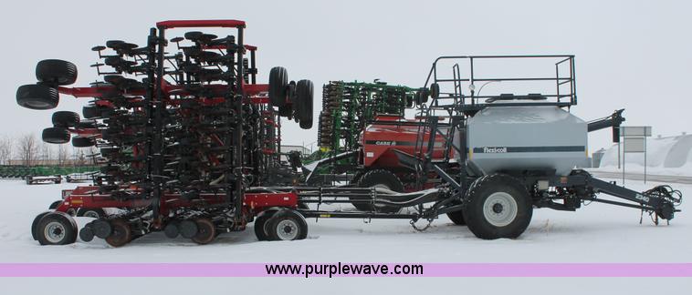 image for item H3713 2005 Case IH SDX40 No-till Air seed drill with Flexicoil 2340 air cart