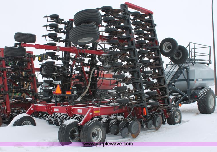 image for item H3713 2005 Case IH SDX40 No-till Air seed drill with Flexicoil 2340 air cart