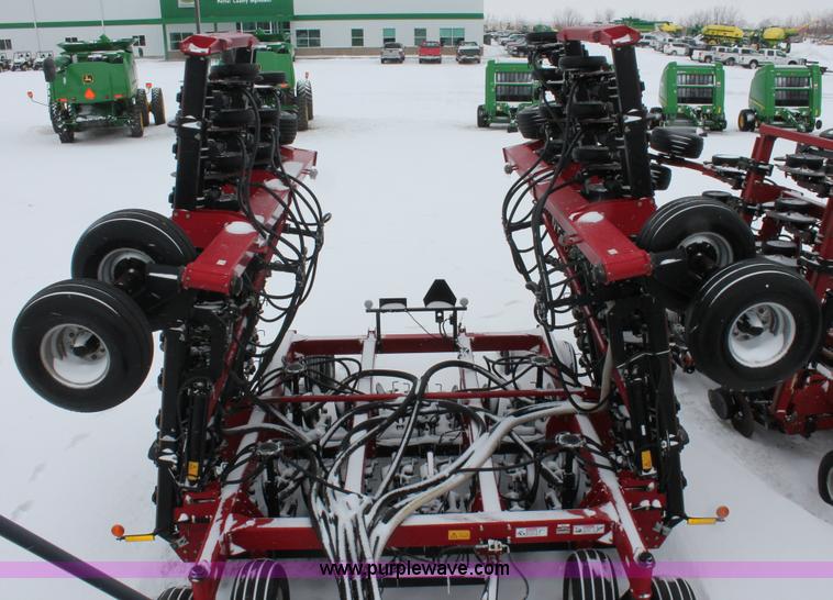 image for item H3713 2005 Case IH SDX40 No-till Air seed drill with Flexicoil 2340 air cart