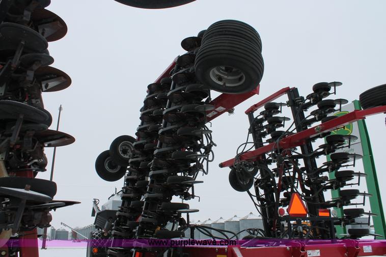 image for item H3713 2005 Case IH SDX40 No-till Air seed drill with Flexicoil 2340 air cart