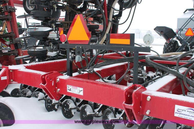 image for item H3713 2005 Case IH SDX40 No-till Air seed drill with Flexicoil 2340 air cart