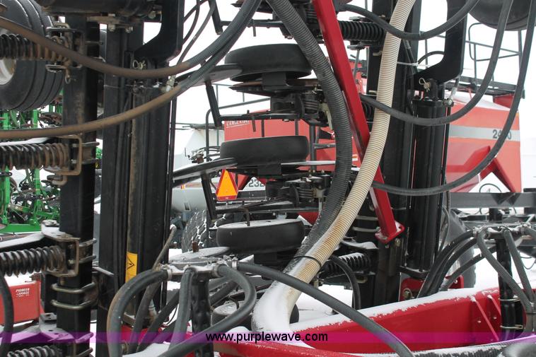 image for item H3713 2005 Case IH SDX40 No-till Air seed drill with Flexicoil 2340 air cart