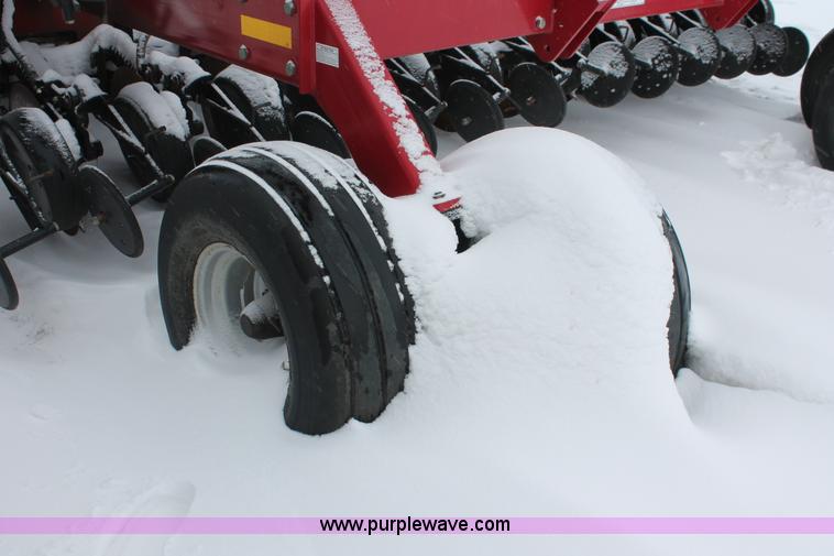 image for item H3713 2005 Case IH SDX40 No-till Air seed drill with Flexicoil 2340 air cart