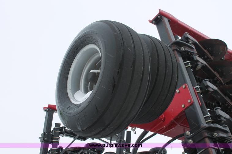 image for item H3713 2005 Case IH SDX40 No-till Air seed drill with Flexicoil 2340 air cart