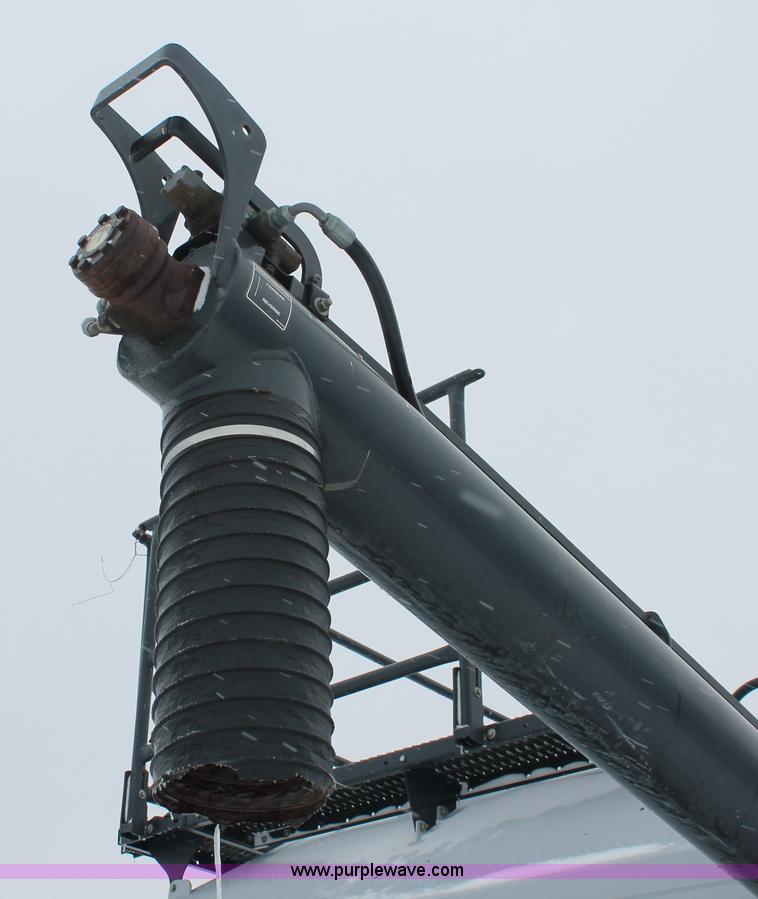 image for item H3713 2005 Case IH SDX40 No-till Air seed drill with Flexicoil 2340 air cart