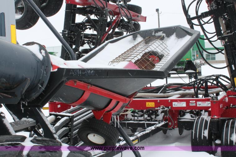 image for item H3713 2005 Case IH SDX40 No-till Air seed drill with Flexicoil 2340 air cart