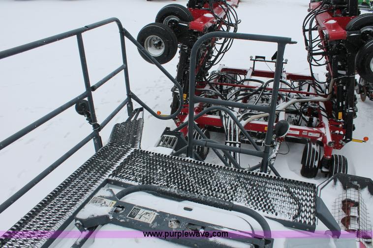 image for item H3713 2005 Case IH SDX40 No-till Air seed drill with Flexicoil 2340 air cart