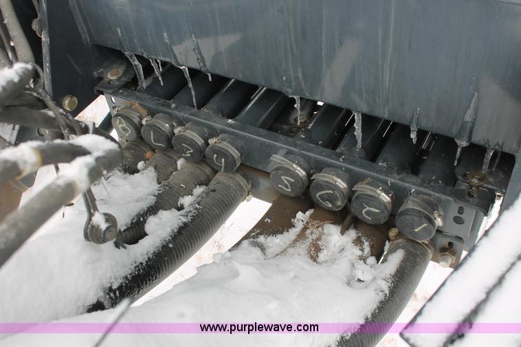 image for item H3713 2005 Case IH SDX40 No-till Air seed drill with Flexicoil 2340 air cart