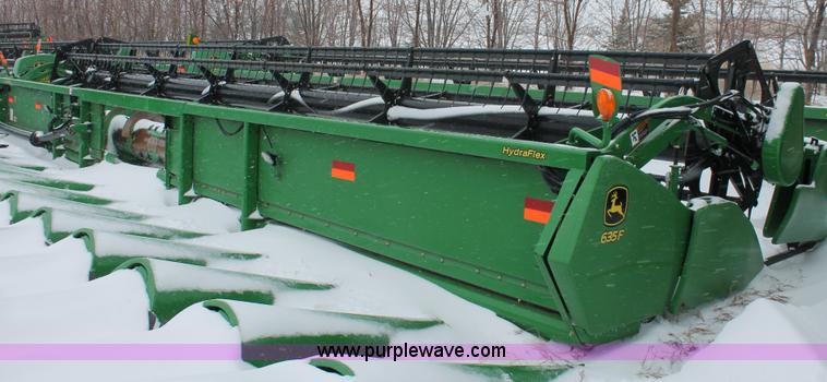 image for item H3714 2009 John Deere 635F HydraFlex platform header