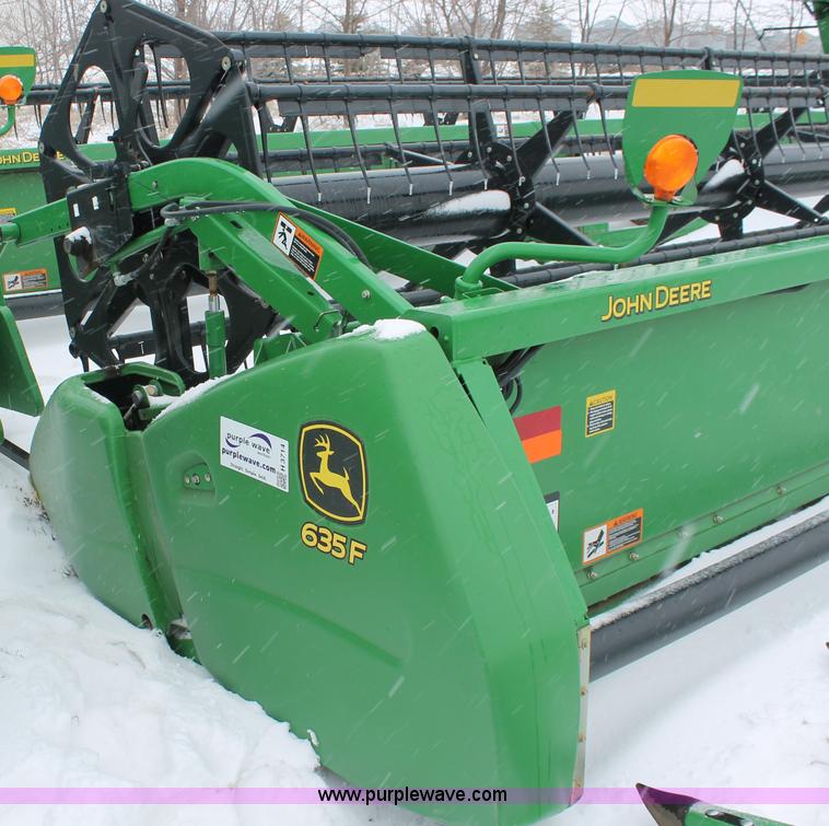 image for item H3714 2009 John Deere 635F HydraFlex platform header