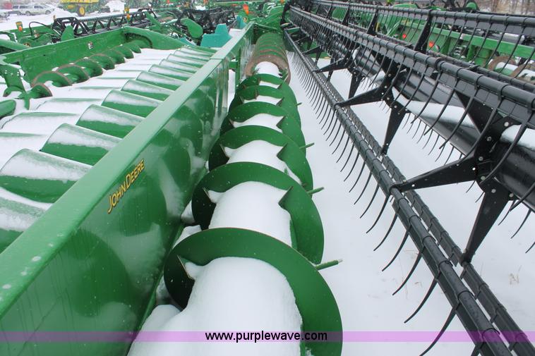 image for item H3714 2009 John Deere 635F HydraFlex platform header