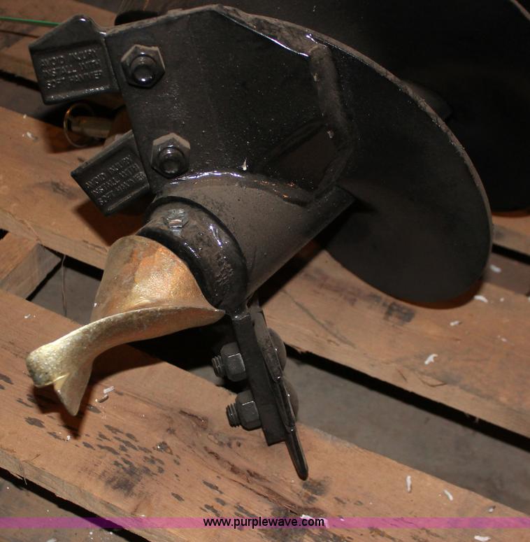 image for item H3715 John Deere PA30 skid steer planetary drive auger