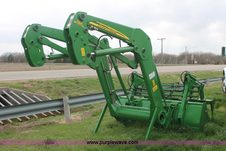 image for item H3734 2010 John Deere 746 loader