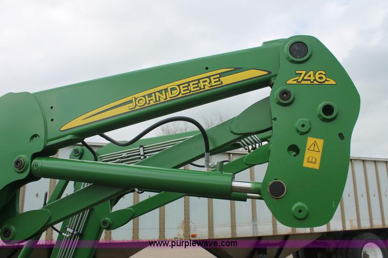image for item H3734 2010 John Deere 746 loader