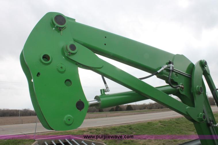 image for item H3734 2010 John Deere 746 loader