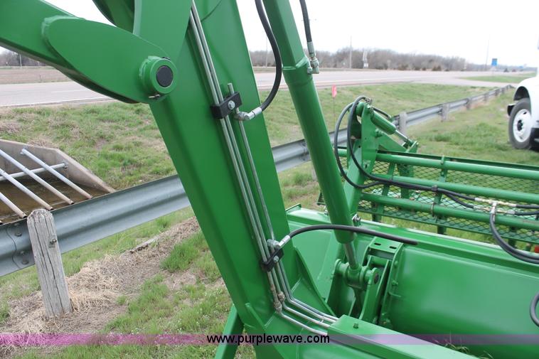 image for item H3734 2010 John Deere 746 loader