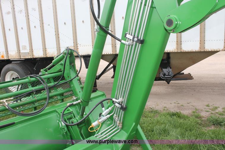 image for item H3734 2010 John Deere 746 loader