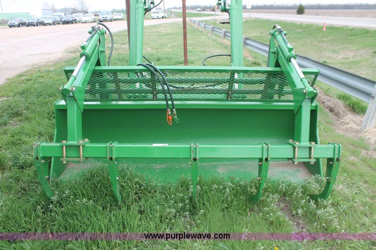 image for item H3734 2010 John Deere 746 loader